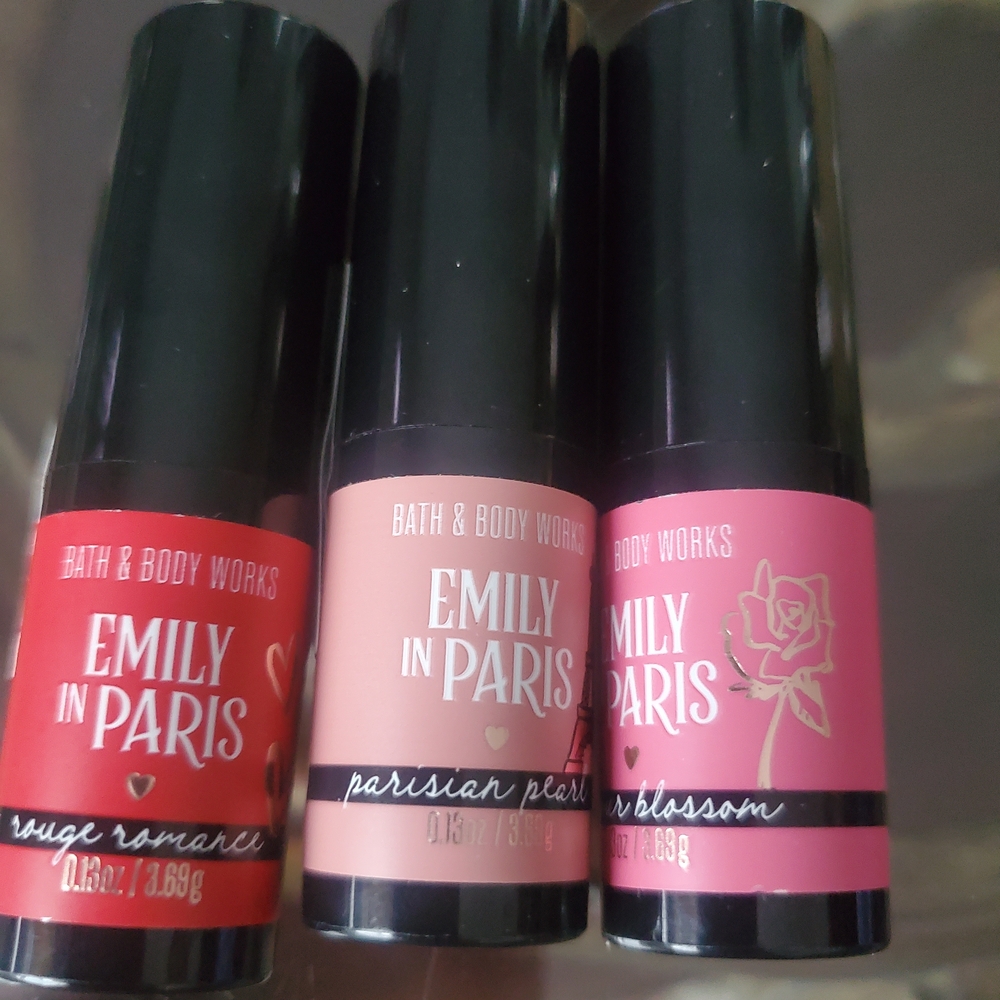 Emily In Paris 3 Lipstick Womens New
